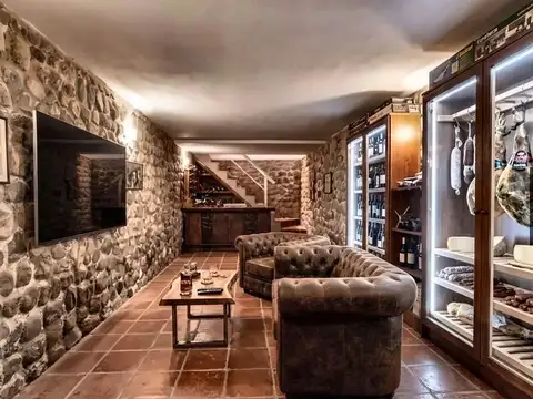 Casa 7 ambientes con 4 baños