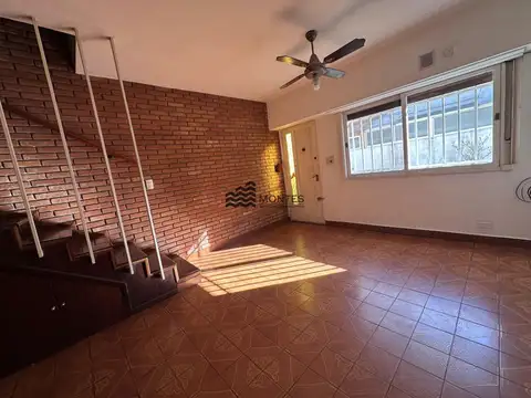 Dúplex en alquiler c/ cochera en Ramos Mejía
