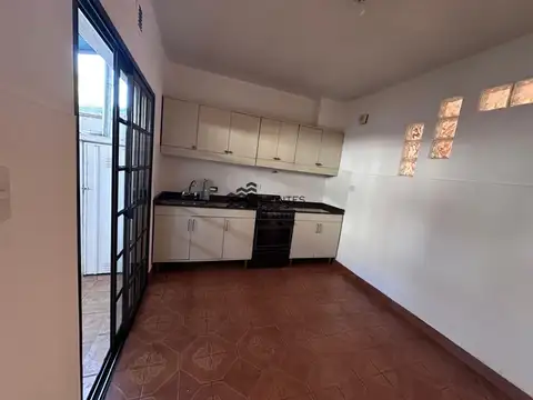 Casa en Alquiler con 1 cochera