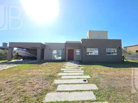 Casa A Estrenar La Alameda barrio privado, Canning. Amplio Parque y pileta.