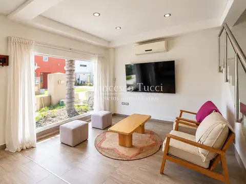Casa 5 ambientes con 3 baños