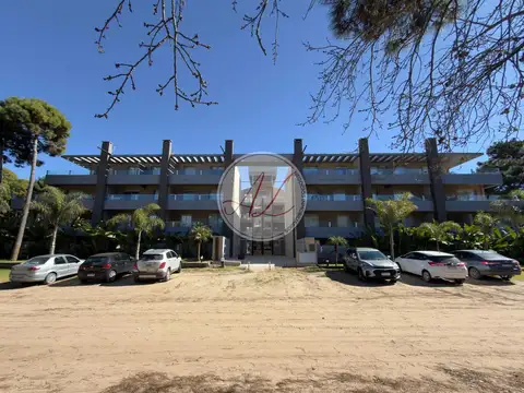 De Las Hespérides 1600, Piso 2