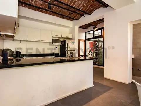 Venta Casa de 4 Dormitorios y jardín en Echesortu, Rosario
