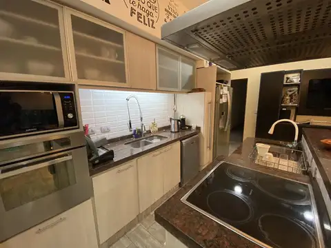 VENTA Casa con gran Jardin en Corazon de Fisherton