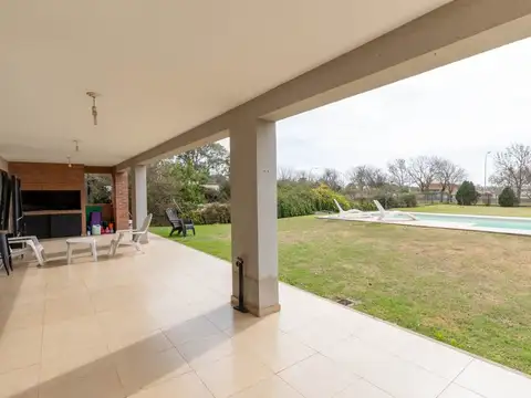 VENta CASA 4 DORMITORIOS EN "EL VIEJO ALGARROBO"