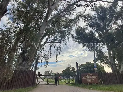 Lote 40 x 71 m2, Barrio abierto Las Chacritas