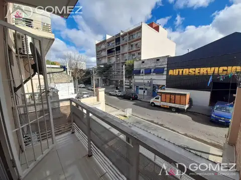 AMPLIO MONO AMBIENTE CON BALCON Y COCHERA