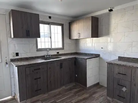 Casa 3 ambientes con 1 baño