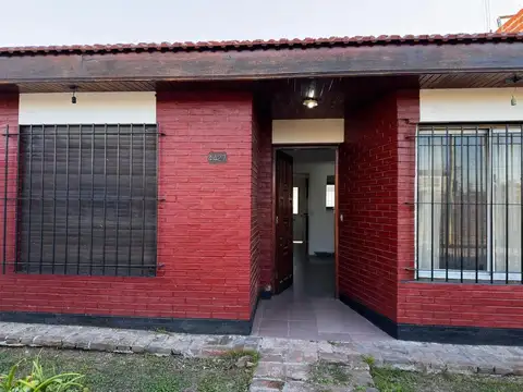 VENTA CASA 3 AMBIENTES FCIO. VARELA