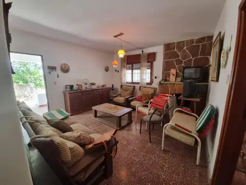 Casa 4 ambientes con 3 baños
