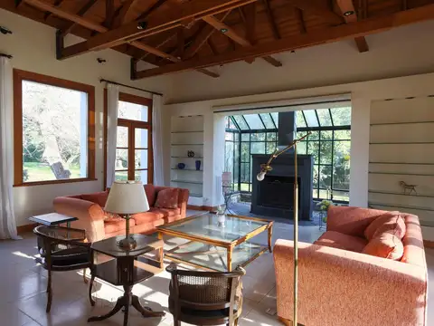 Casa en Venta con 2 cocheras