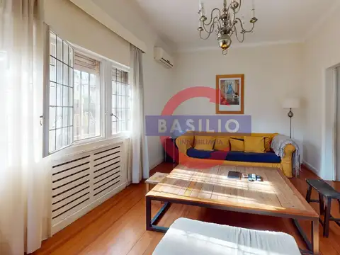 VENTA ENCANTADORA CASA ESTILO ALEMÁN CON PISCINA Y PARRILLA – LA LUCILA