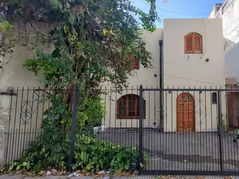 VENTA PH 3 AMB FRENTE COCHERA Y TERRAZA V. URQUIZA