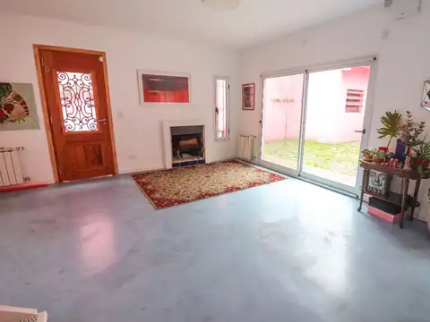 Casa en Alquiler con 2 cocheras