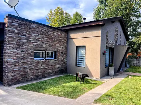 venta casa 4 ambientes con jardín y pileta en Pilar