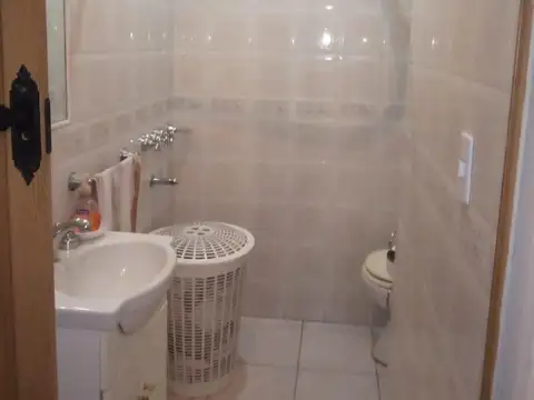 Casa ideal 2 familias Excelente ubicación en Morón.