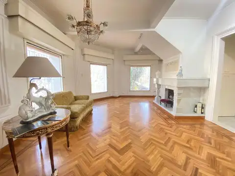 PH TIPO CASA EN VENTA LA PLATA CON COCHERA