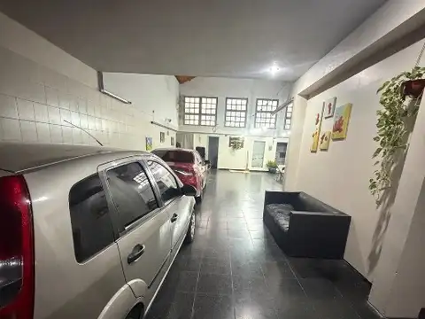 Galpon en Venta en Bernal, USD 198.000