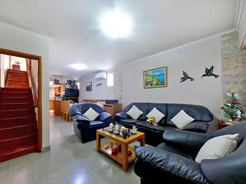 CASA PREMIUM HURLINGHAM: 5 AMB + QUINCHO + PARQUE