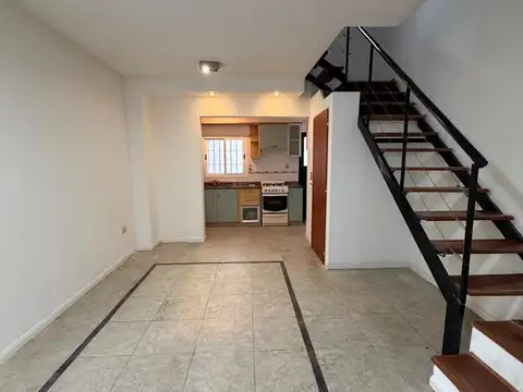 Depto Tipo Casa en Alquiler de 2 ambientes