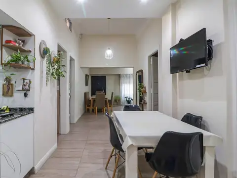 Depto Tipo Casa en Venta 80 años