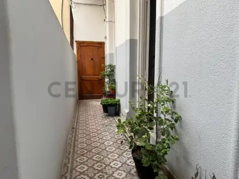 Avenida Hipólito Yrigoyen 3100, Piso 1