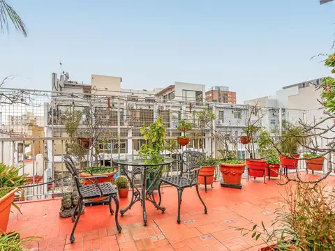 Departamento de 2 ambientes en venta en Flores. Terraza propia