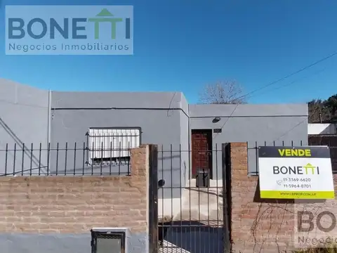 Venta de casa en Mercedes Buenos Aires con amplio terreno 3 dormitorios lista para habitar