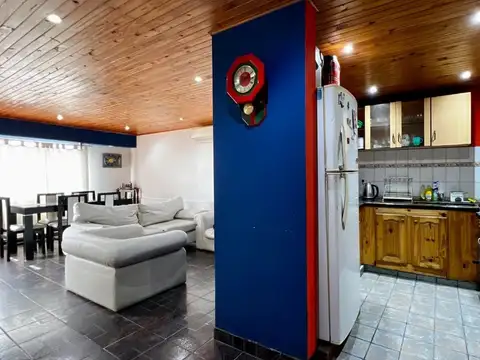 Casa 5 ambientes con 2 baños