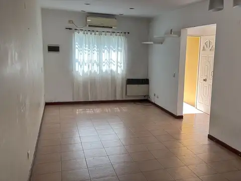 Calle 156 1100, Piso PB