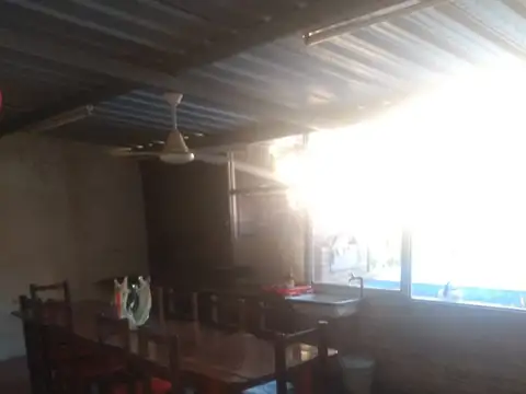 Casa 6 ambientes con 2 baños