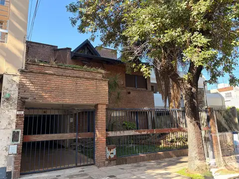 Venta casa 7 ambientes pileta parrilla garage