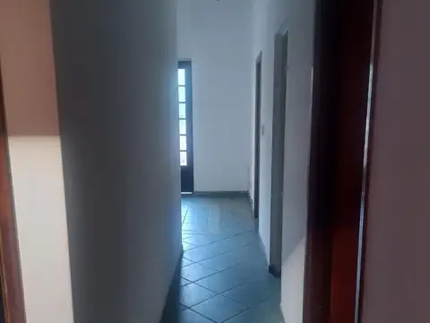 Casa 7 ambientes con 3 baños
