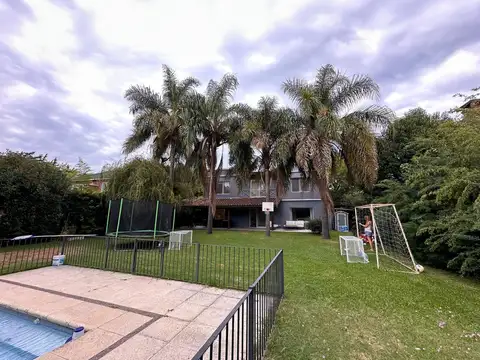 Casa en Venta con Renta en barrio El Portillo, inmejorable acceso