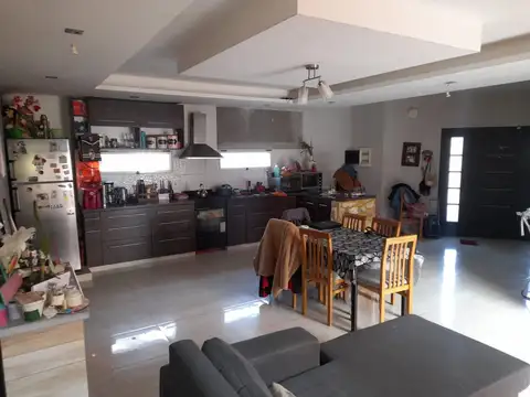 Casa en Venta 3 ambientes Villa Luzuriaga Patio