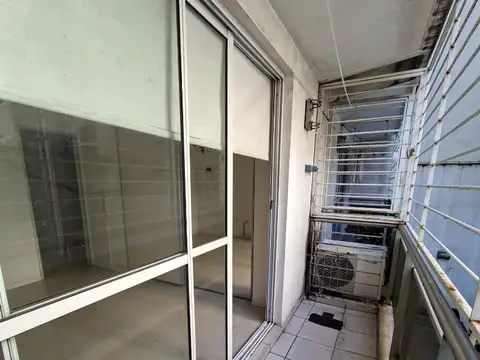 DPTO en CABALLITO MUY BUENO 2 Ambientes con Patio y Balcón