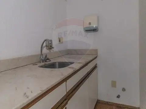 Alquiler gran oficina frente al Palacio Salvo