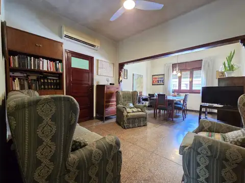 VENTA CASA 3 AMBIENTES BERNAL OESTE