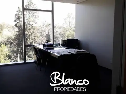 Oficina en Venta en Pilar Centro, USD 260.000