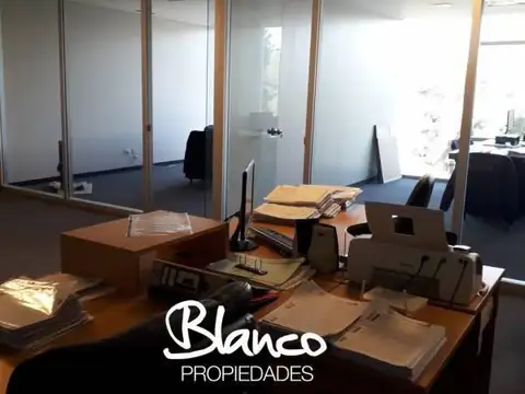 Oficina en Venta con 2 cocheras