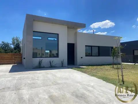 Casa en Santa Elisa, Pilar del Este, 4 ambientes a Estrenar