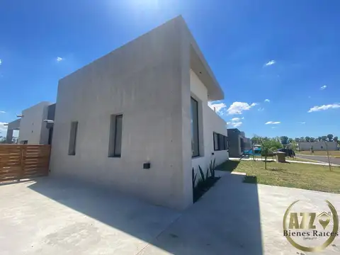 Barrio Santa Elisa, Pilar del Este 100