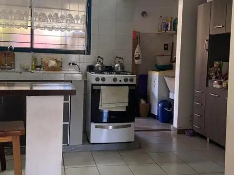 Casa 3 ambientes con 1 baño
