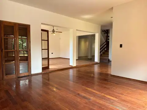 Casa 6 ambientes con 4 baños