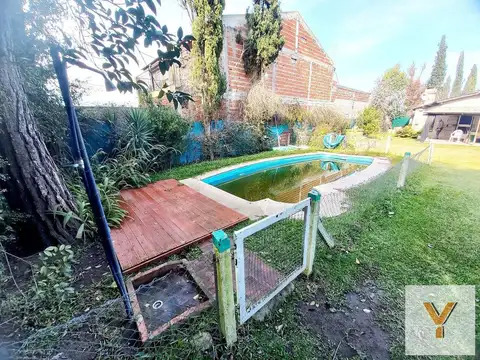 Casa quinta en venta - 2 dormitorios 1 baño - 690mts2 - Arturo Seguí, La Plata