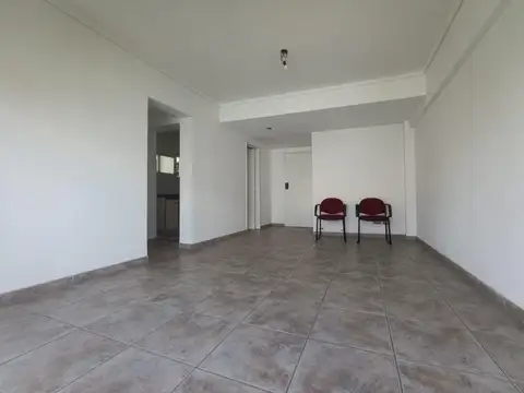 Departamento 3 ambientes venta Flores al frente balcon frente a Plaza Misericordia