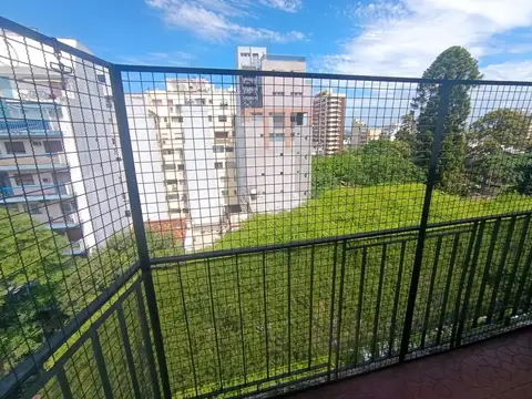 Departamento 3 ambientes venta Flores al frente balcon frente a Plaza Misericordia