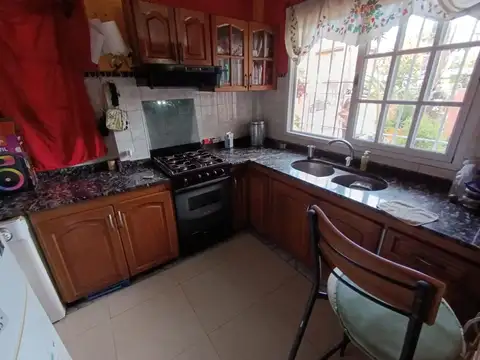 VENTA CASA 4 AMB PILETA GARAJE HURLINGHAM
