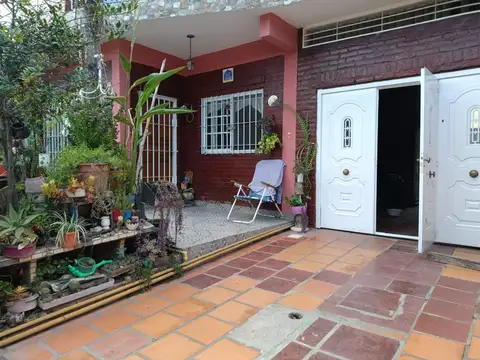 Casa 4 ambientes con 4 baños