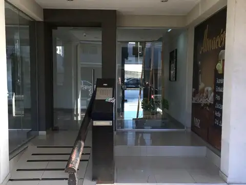 38 e/ 11 y 12 800